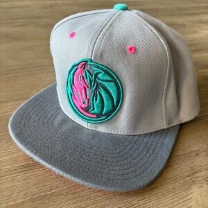 Mitchell & Ness Dallas Mavericks Gray Snapback